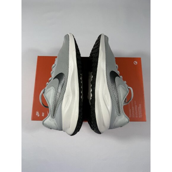 New Nike Revolution 7 Shoes Mens Size 7 Gray White Running Sneakers FB2207-011 - Picture 5 of 10